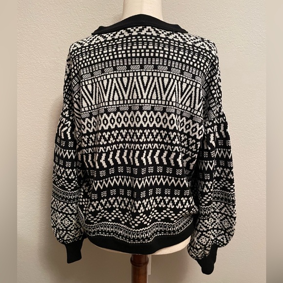 Alice + Olivia Hazel Pleated Sleeve Pullover - Picture 7 of 7